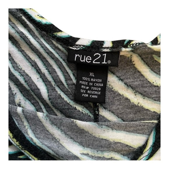Rue 21 casual zebra print top blouse XL short dropped sleeves multicolored - Picture 8 of 12